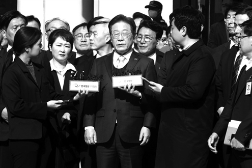 李在明涉嫌违反《公职选举法》案二审被判无罪 新华社发